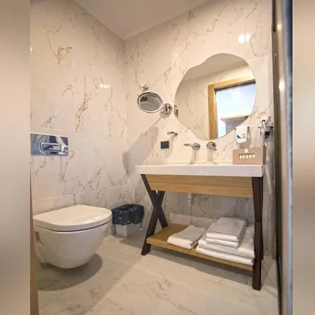 Hotel Tastan Konak *